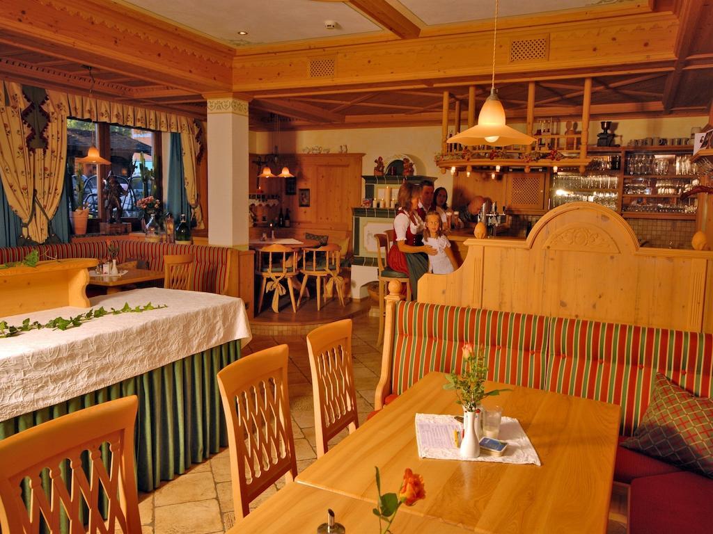 Hotel Garni Alpenland Altenmarkt im Pongau Exterior photo