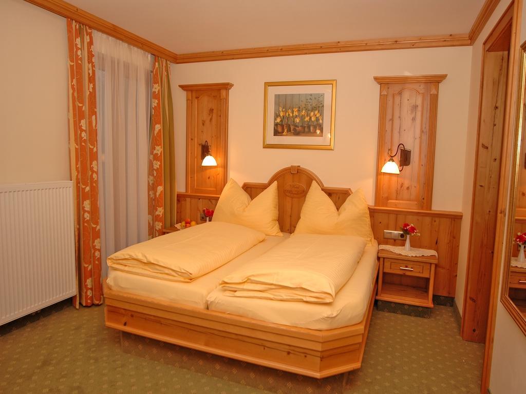 Hotel Garni Alpenland Altenmarkt im Pongau Room photo