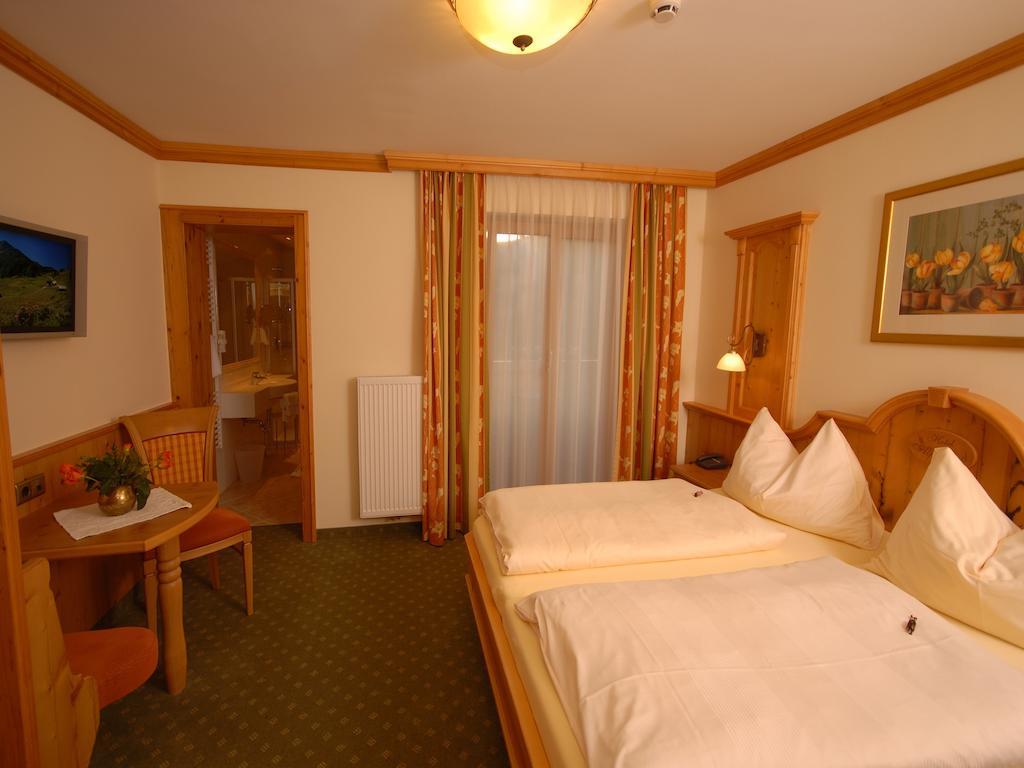 Hotel Garni Alpenland Altenmarkt im Pongau Room photo